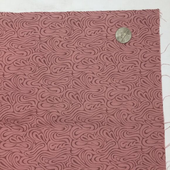 1 Yd Rose Burgundy Red Pink Squiggles Meandering Grain Quilting Fabric - Picture 4 of 4